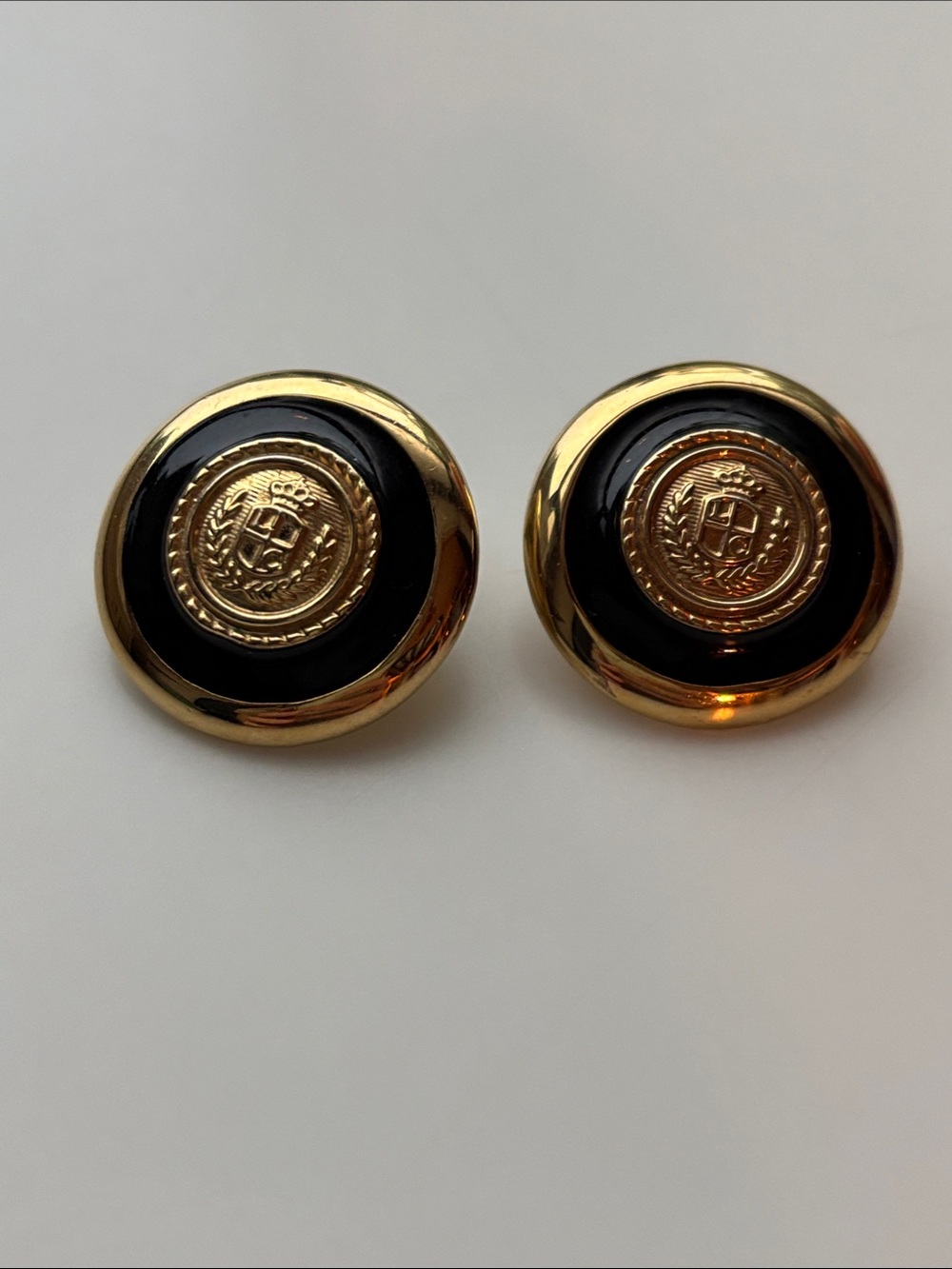 Liz Claiborne Gold and Black Crest Round Earrings